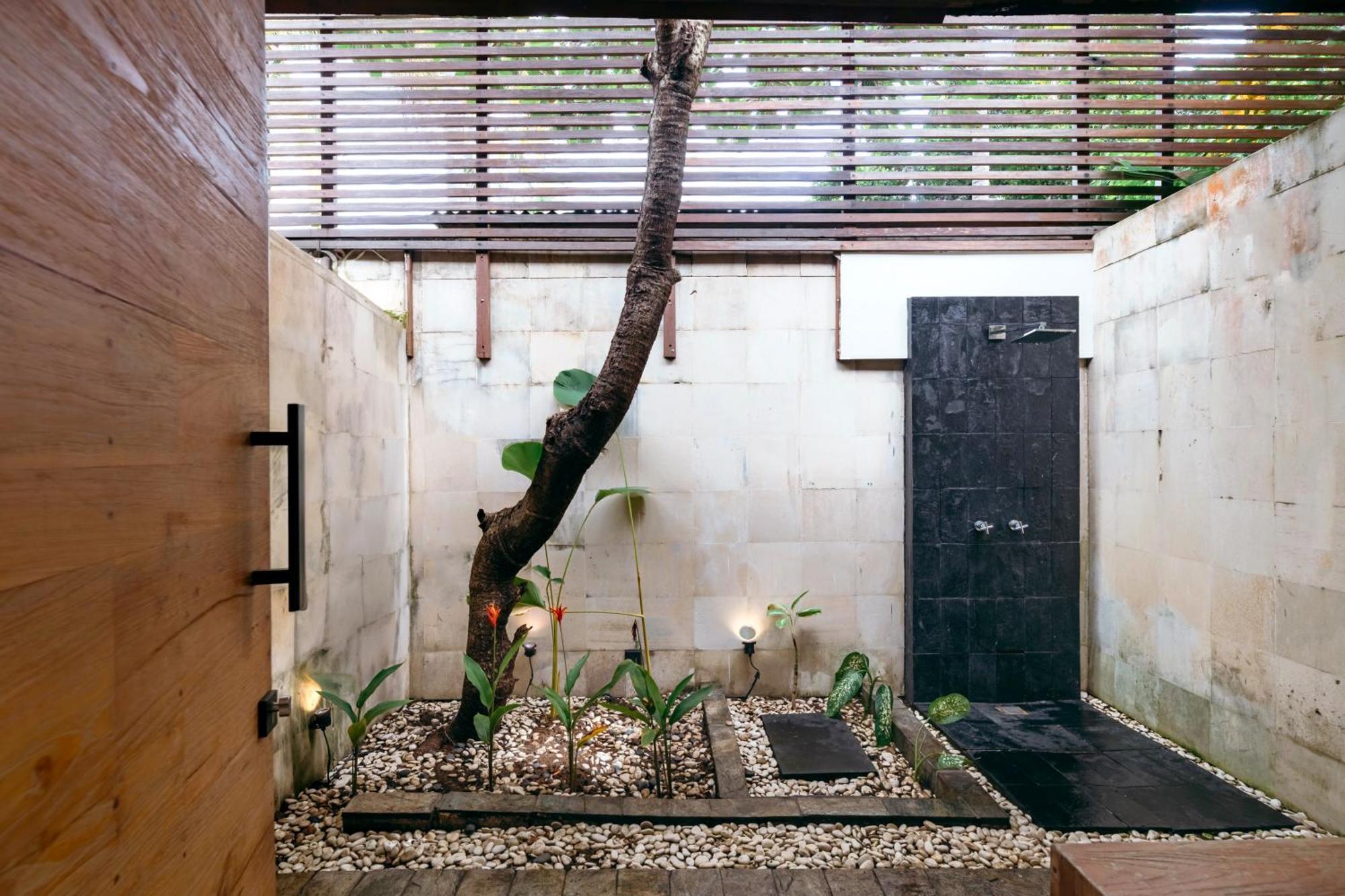 Kelapa Villas Gili Trawangan Exterior photo
